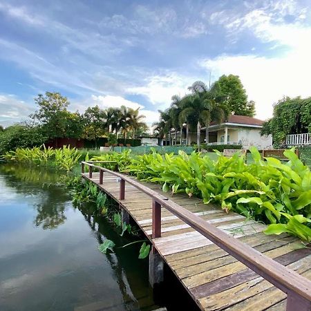 Ruen Maihom Riverside Cabaña Kanchanaburi Exterior foto