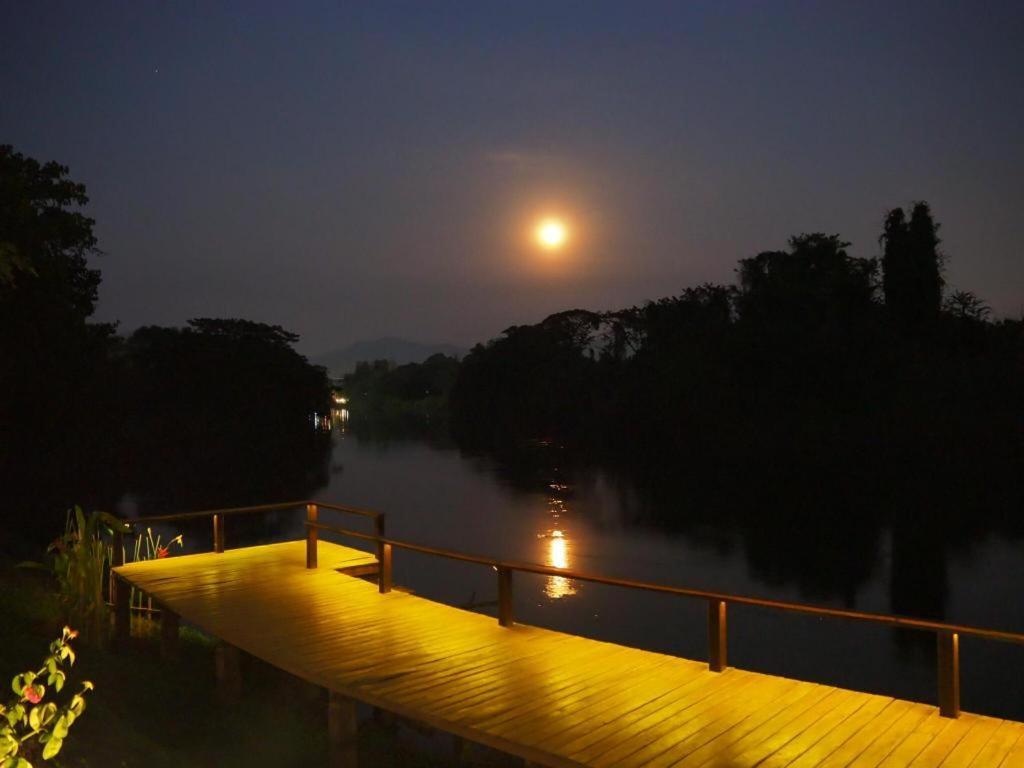 Ruen Maihom Riverside Cabaña Kanchanaburi Exterior foto