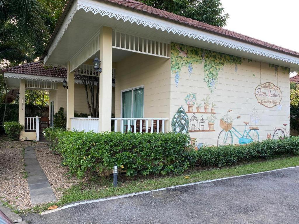 Ruen Maihom Riverside Cabaña Kanchanaburi Exterior foto
