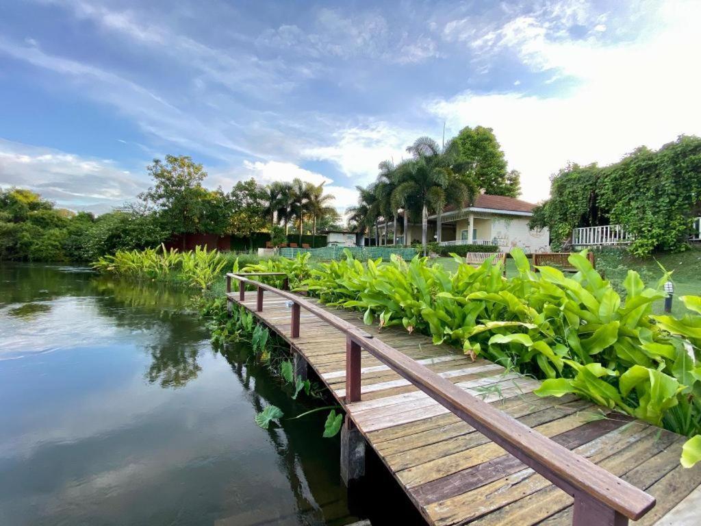 Ruen Maihom Riverside Cabaña Kanchanaburi Exterior foto