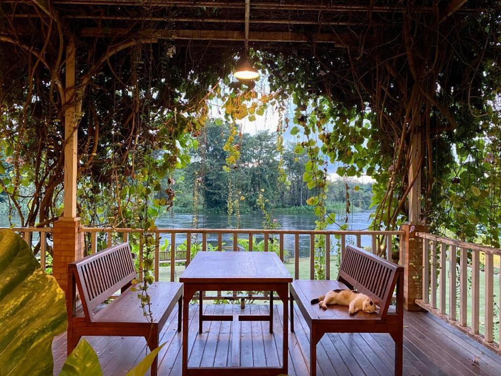Ruen Maihom Riverside Cabaña Kanchanaburi Exterior foto
