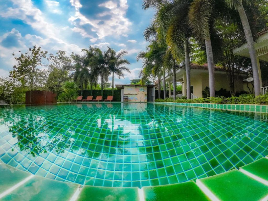 Ruen Maihom Riverside Cabaña Kanchanaburi Exterior foto