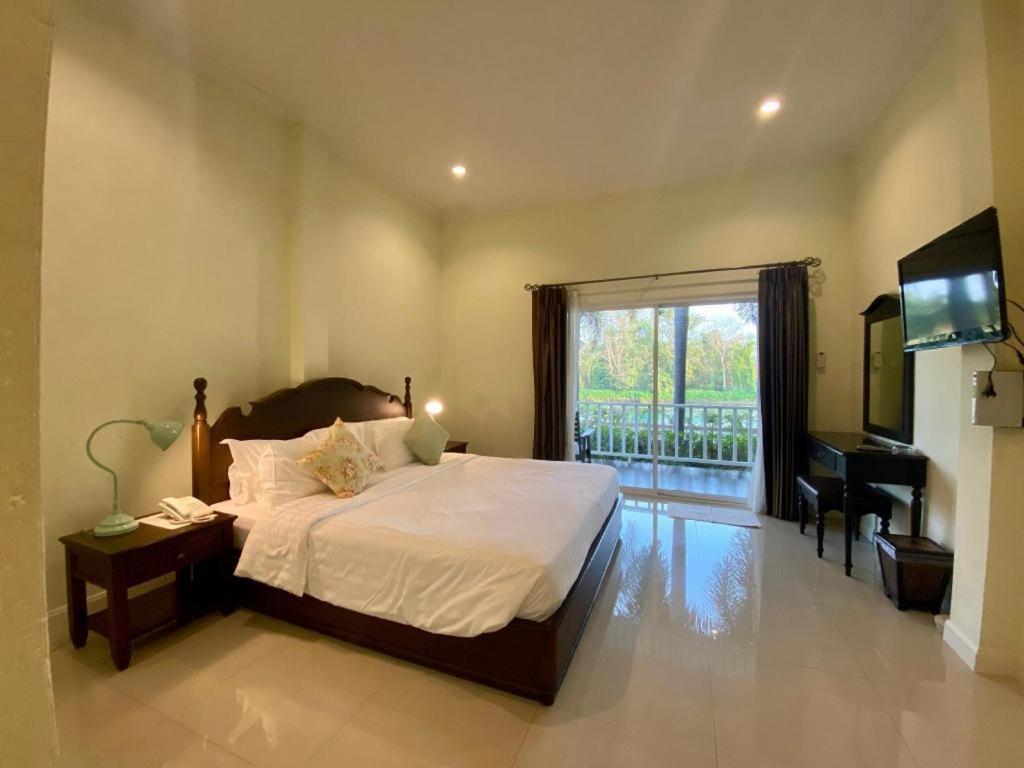 Ruen Maihom Riverside Cabaña Kanchanaburi Exterior foto