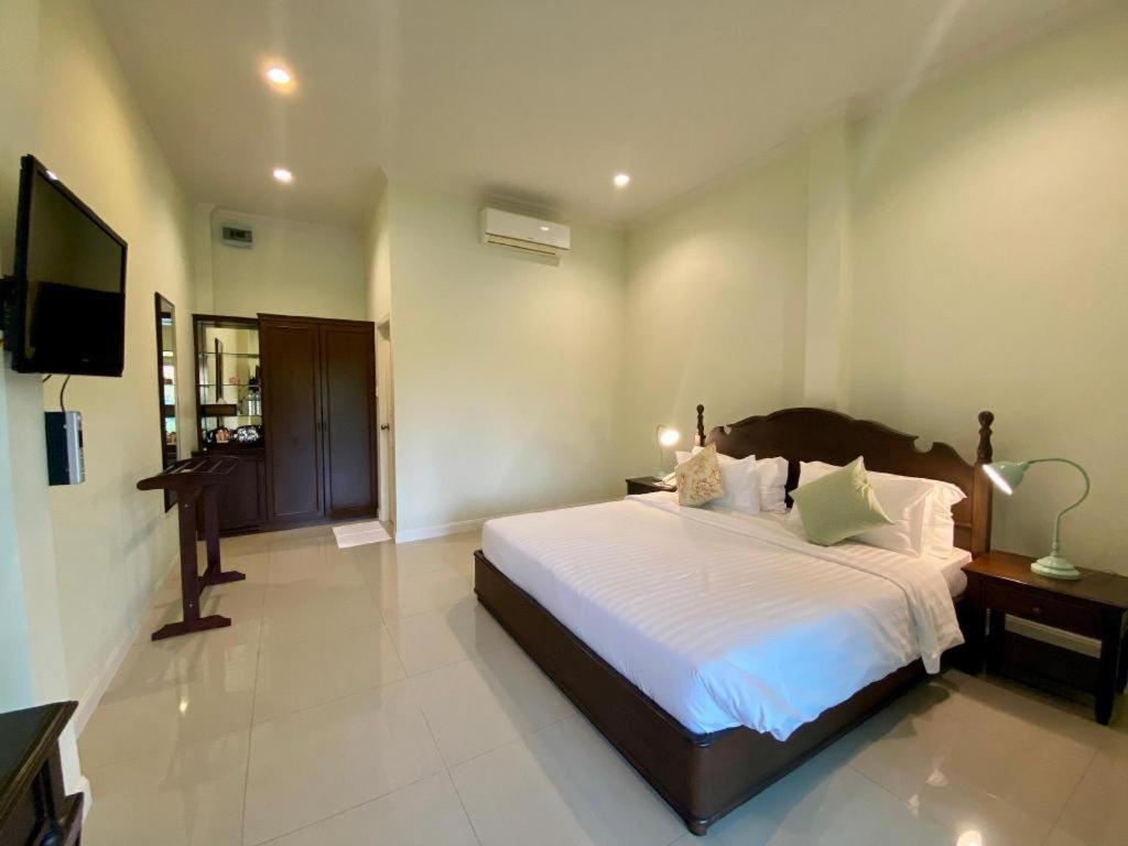 Ruen Maihom Riverside Cabaña Kanchanaburi Exterior foto