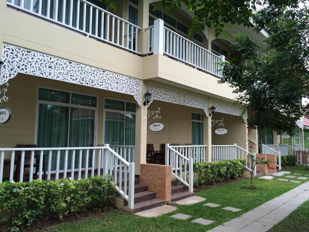 Ruen Maihom Riverside Cabaña Kanchanaburi Exterior foto