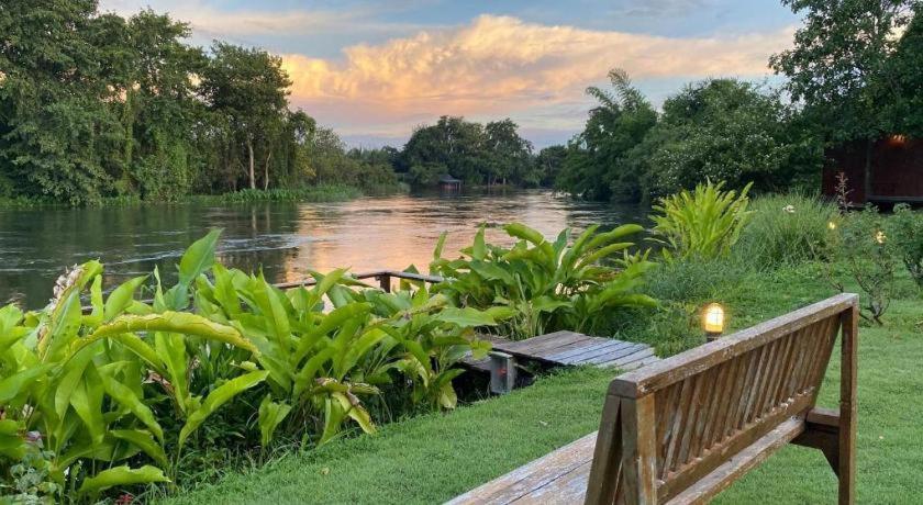 Ruen Maihom Riverside Cabaña Kanchanaburi Exterior foto